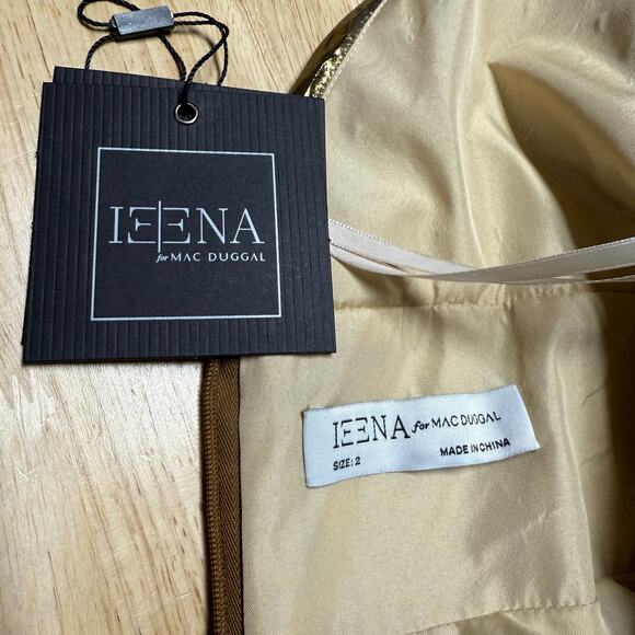 Mac Duggal NWT Liquid Gold Pleated Deep V-Neck Maxi Gown Size 2 Sleeveless - Picture 3 of 8